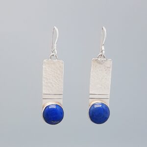 Hammered Columns Earrings with Lapis Lazuli